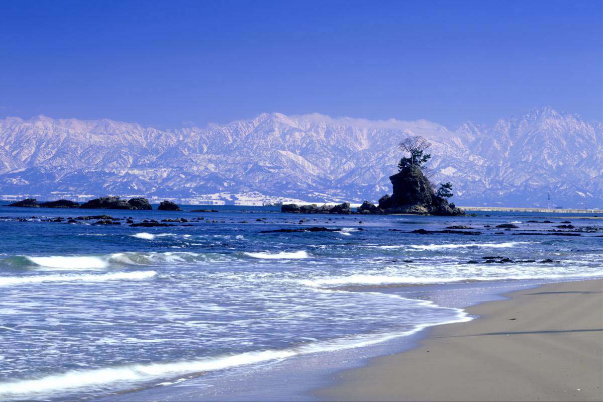 雨晴海岸の絶景｜ZEKKEI Japan